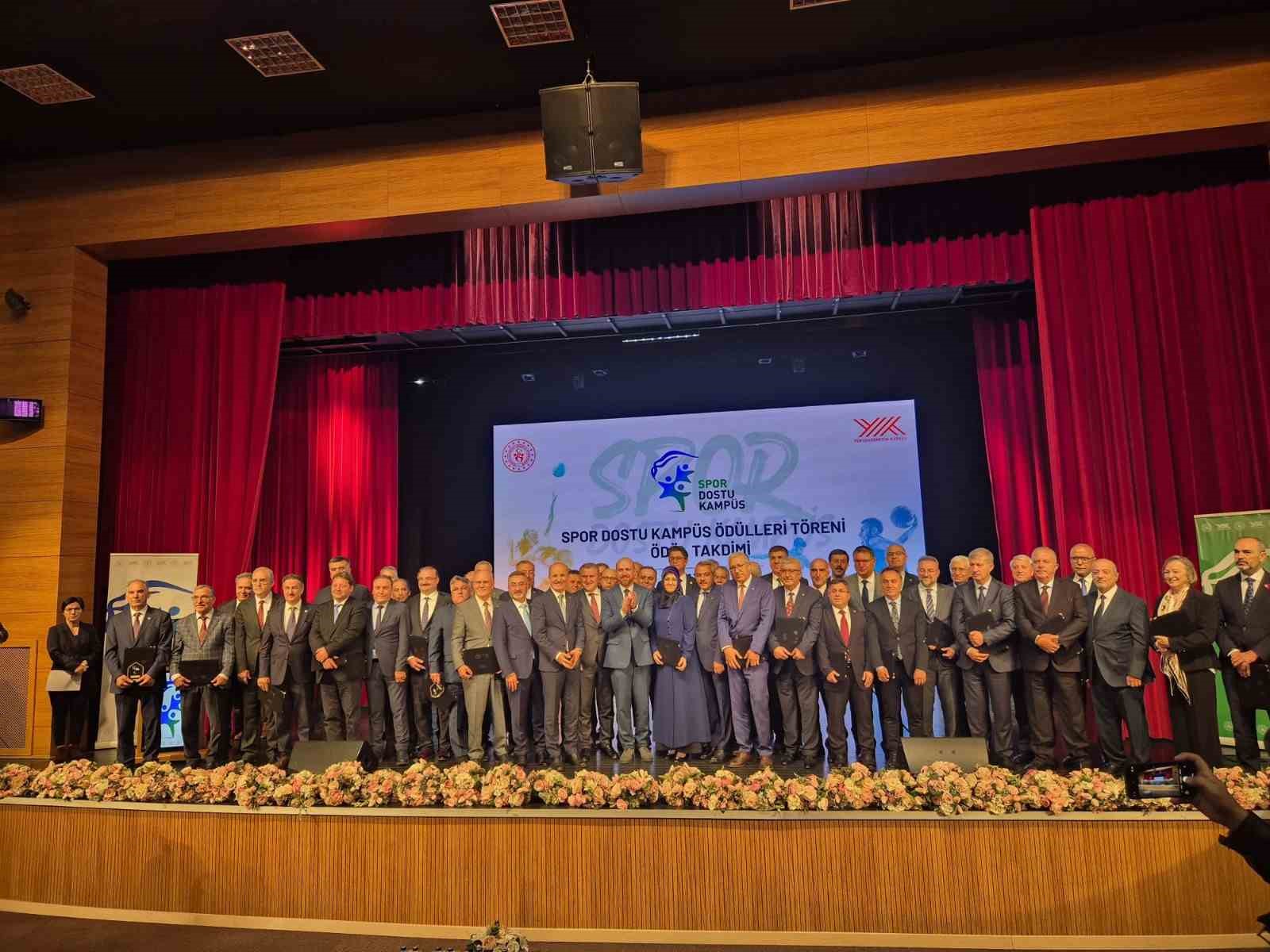 Uşak Üniversitesinin ’Spor Dostu Kampüs’ projesine YÖK’ten ödül