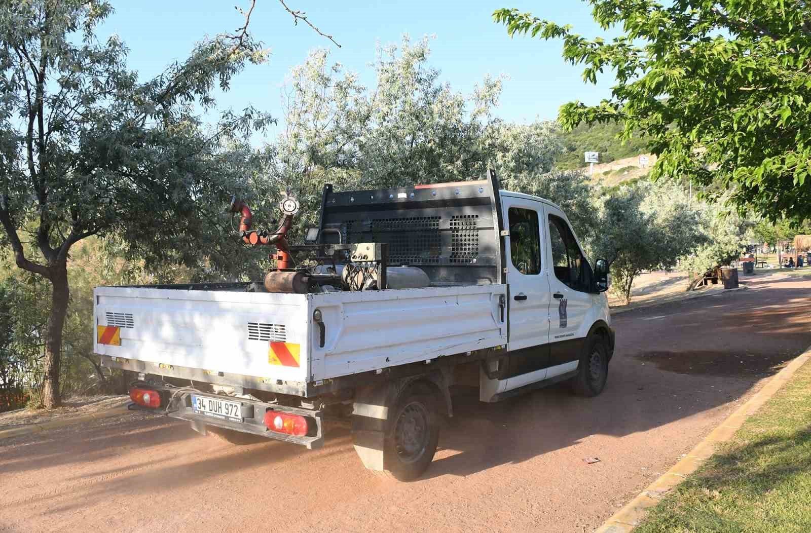Kuşadası Belediyesi halk sağlığı için vektörel mücadelesini sürdürüyor

