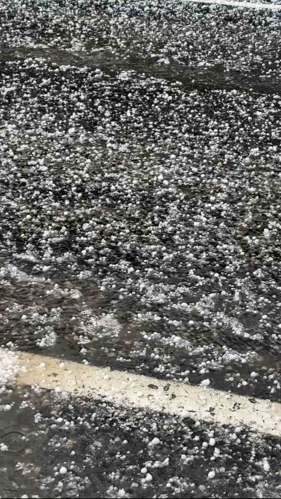 Doski Vadisi’nde misket büyüklüğünde dolu yağdı
