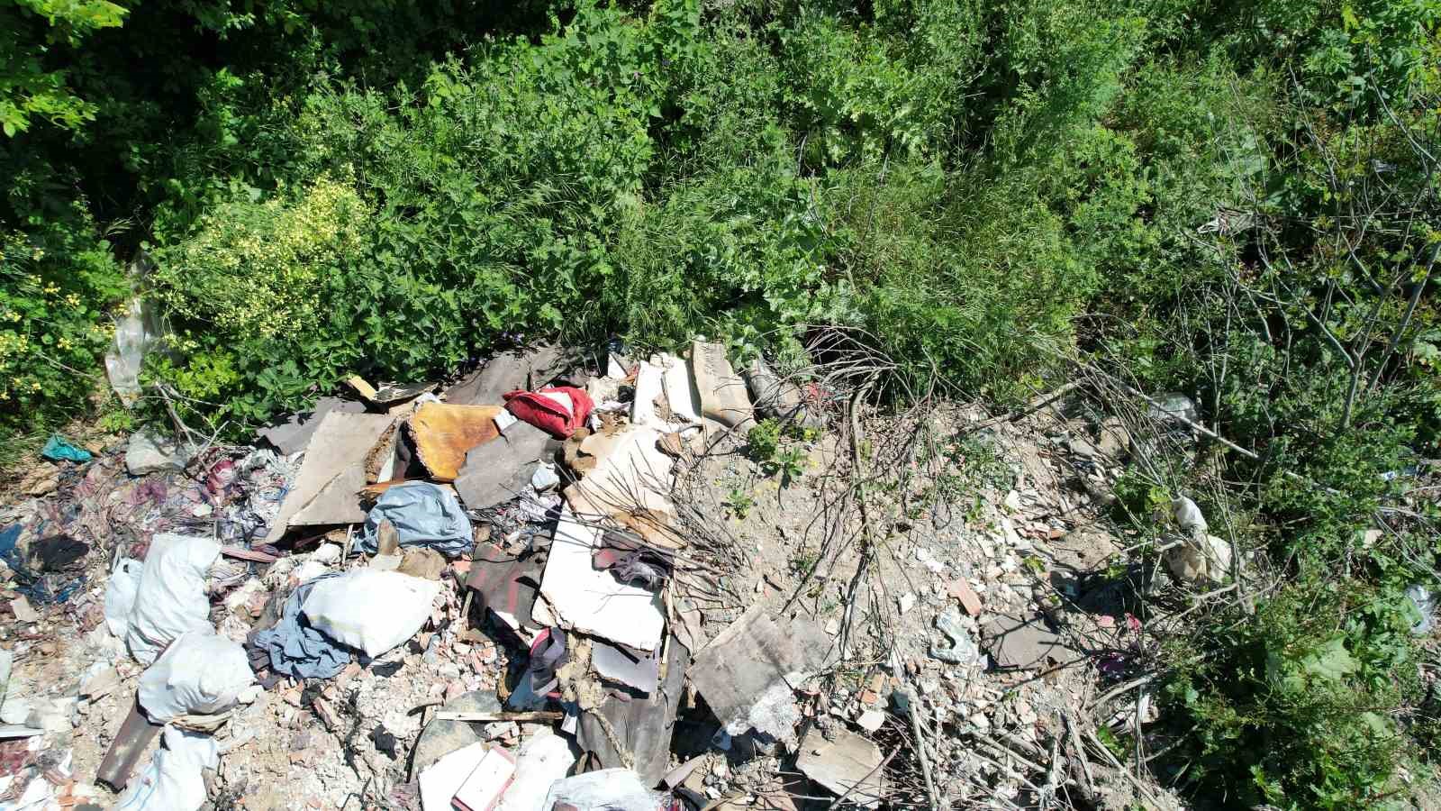 Döküm sahasına para ödememek için yeşil alanları katlediyorlar