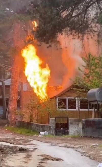 Osmaniye’de yayla evlerinde çıkan yangın paniğe neden oldu