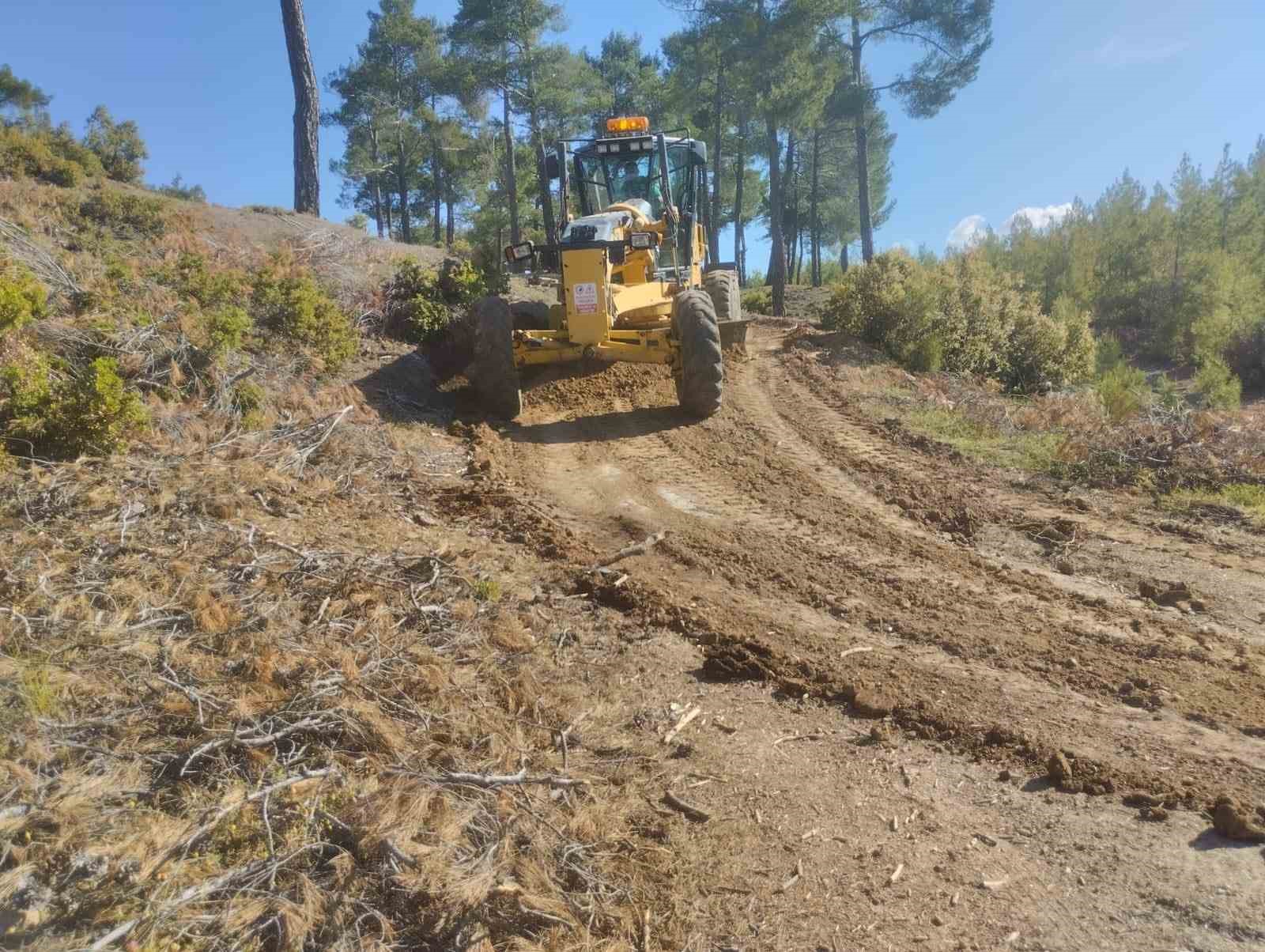 Beyağaç Belediyesi arazi yollarını düzenliyor