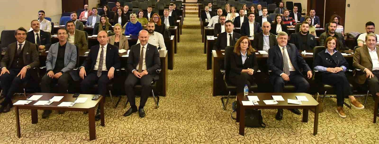 Aile şirketlerinde kurumsallaşma konusu GSO&rsquo;da konuşuldu
