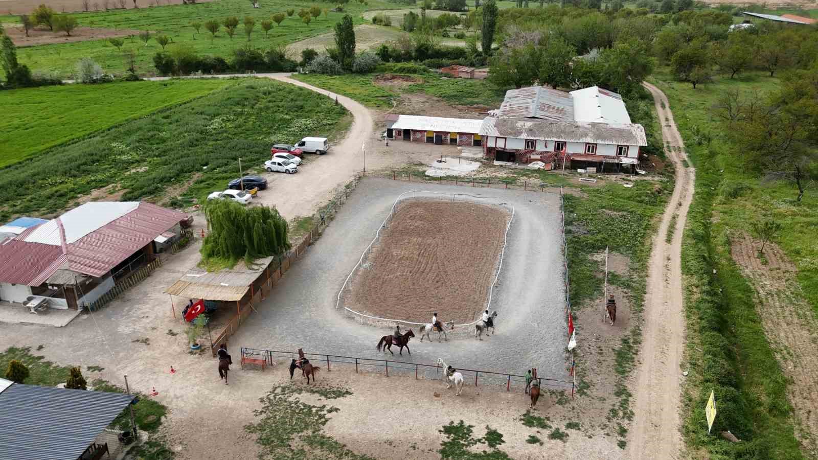 Deprem sonrası doğayla buluşma: Malatya’da atlı terapiye ilgi artıyor
