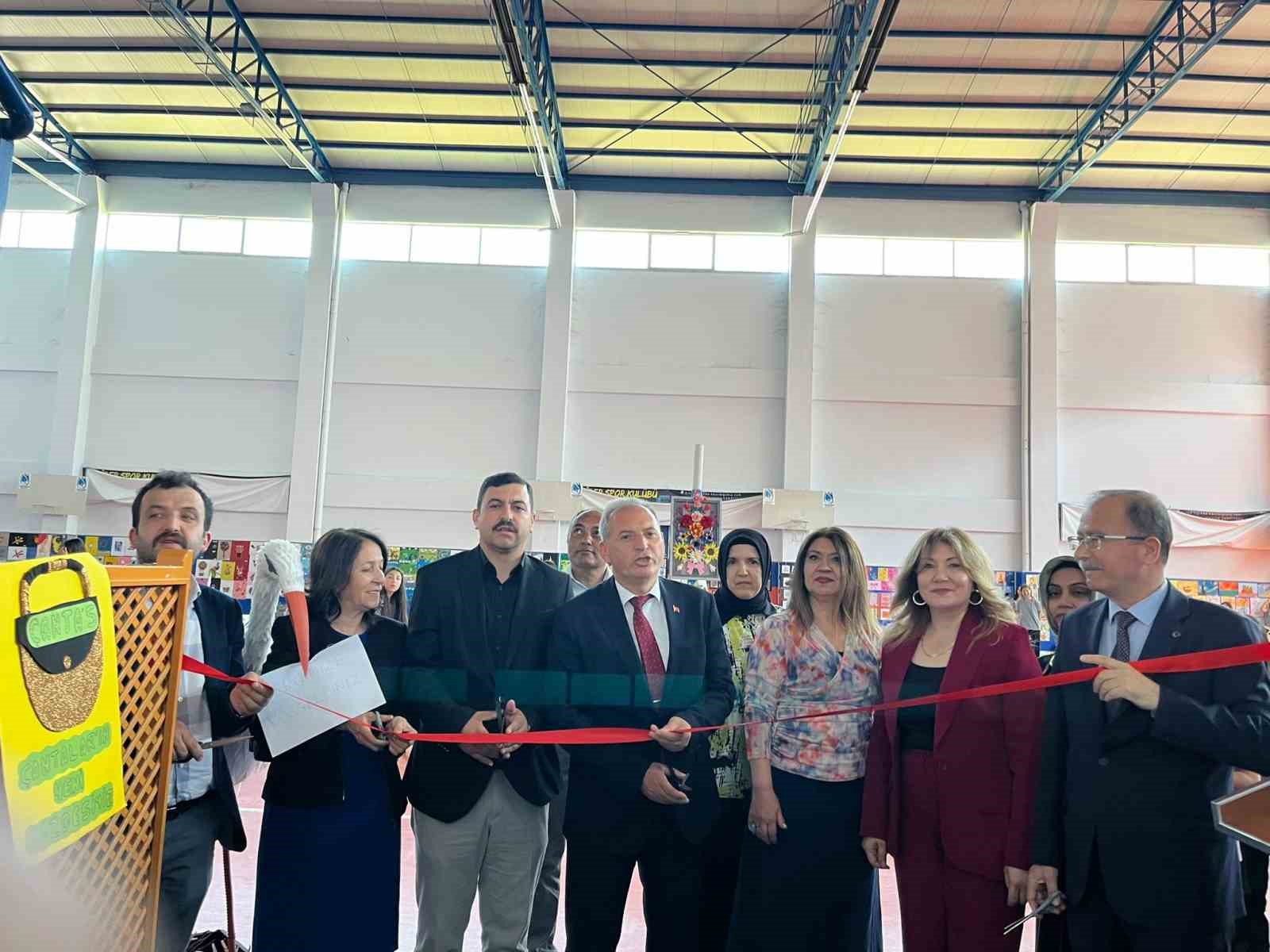 Öğrencilerin eserleri göz kamaştırdı