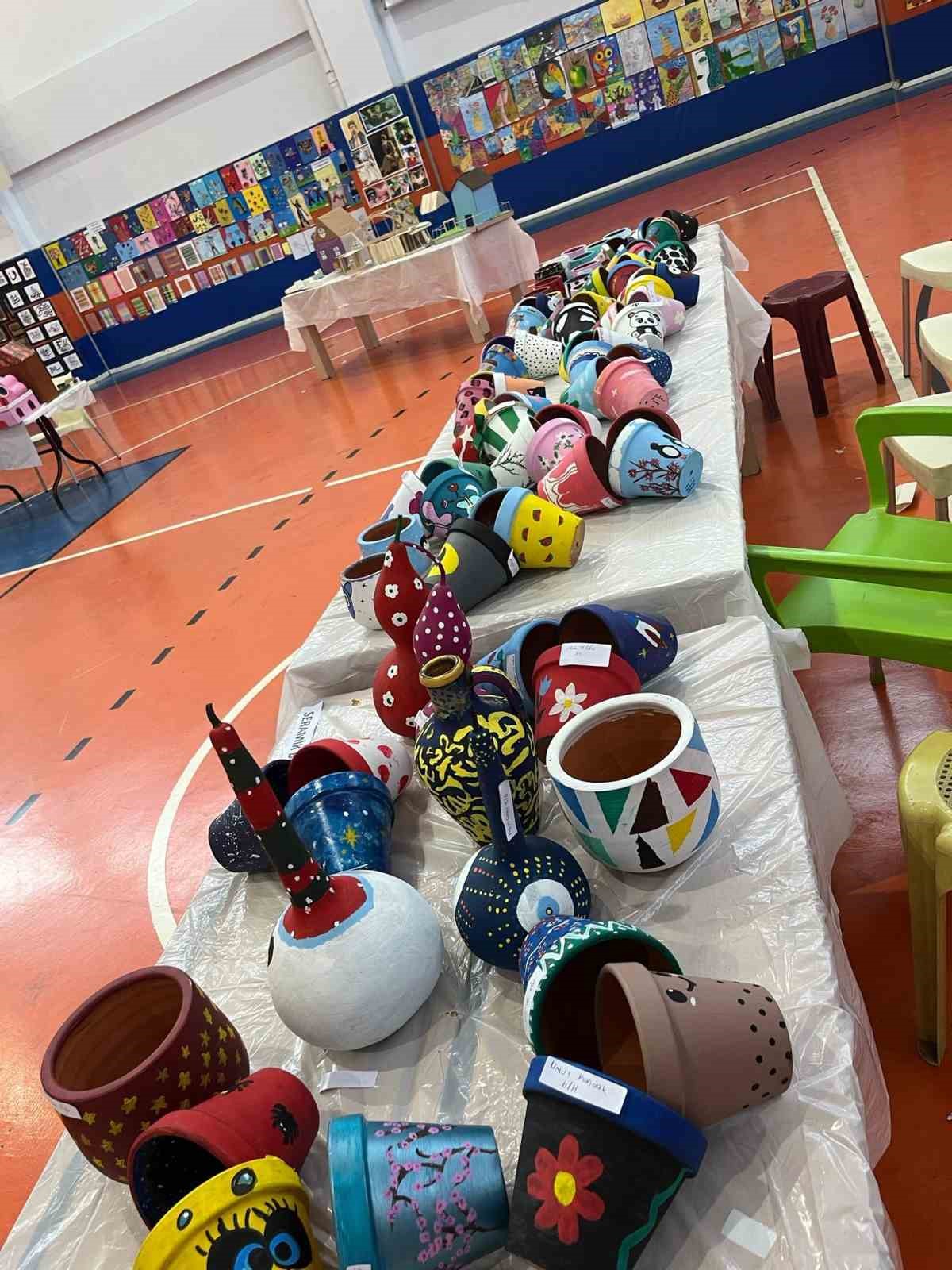 &Ouml;ğrencilerin eserleri g&ouml;z kamaştırdı
