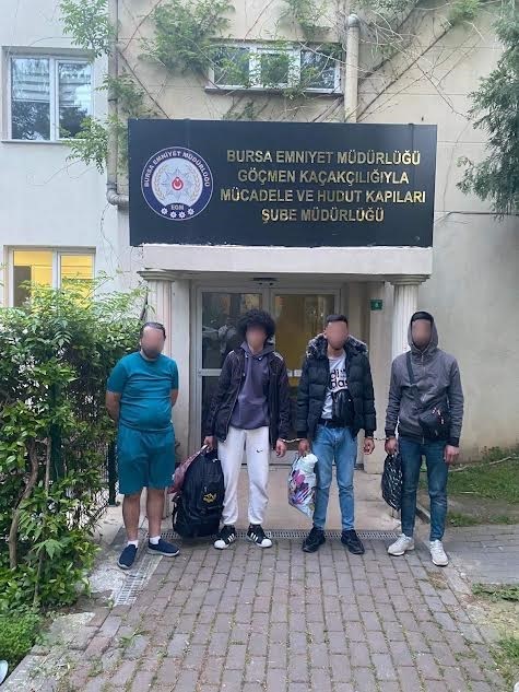 Bursa’da kaçak göçmen operasyonu : 1 organizatör 4 kaçak göçmen yakalandı