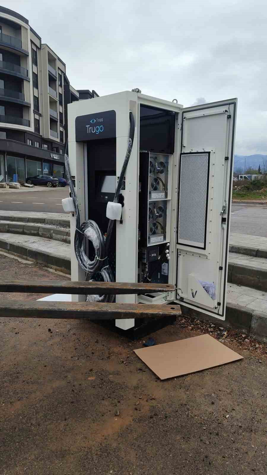 Kartepe’de çevreci ulaşım için şarj istasyonları hizmete açıldı