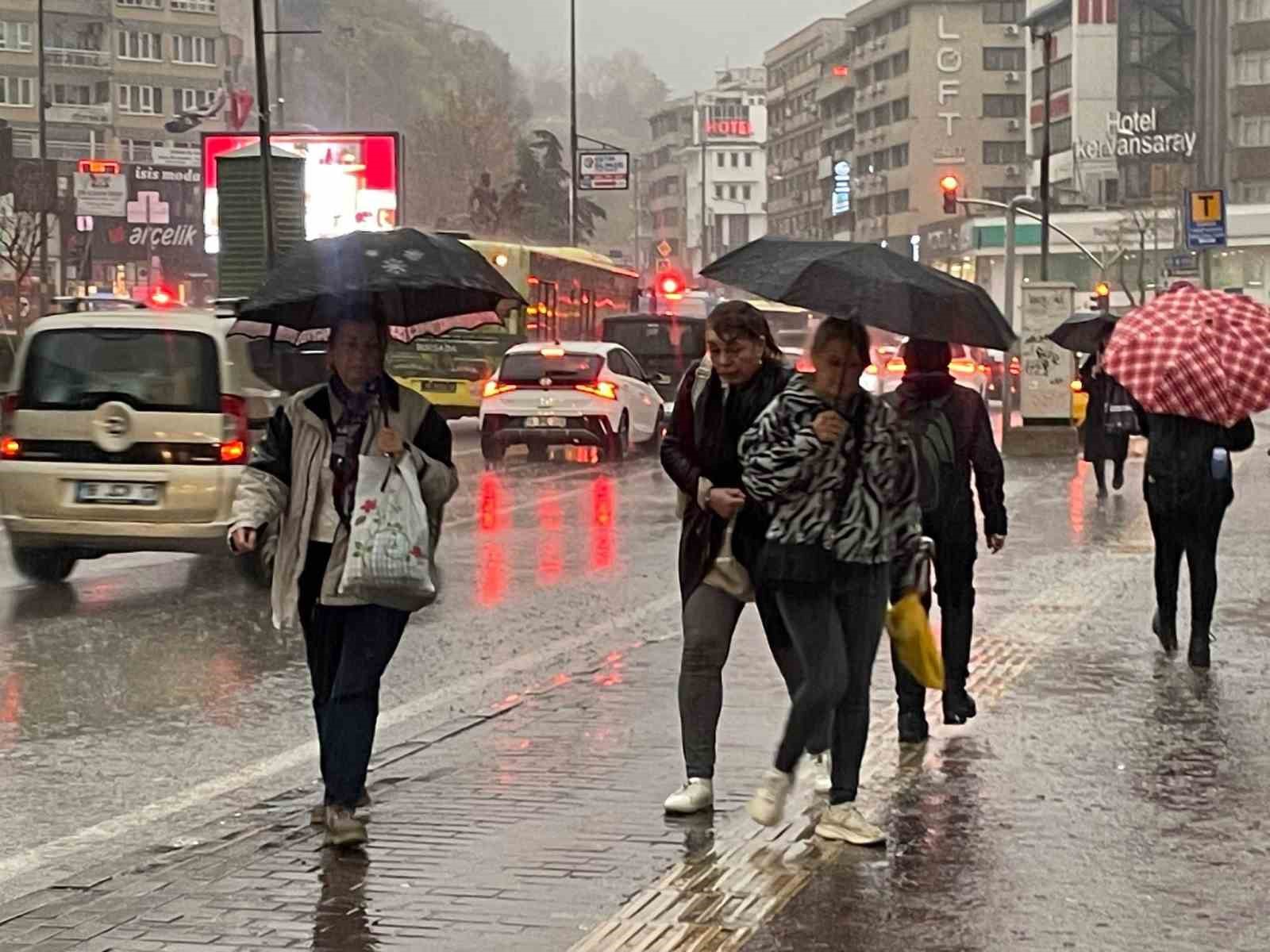 Zirai donla üzen nisan yağışlarla sevindirdi