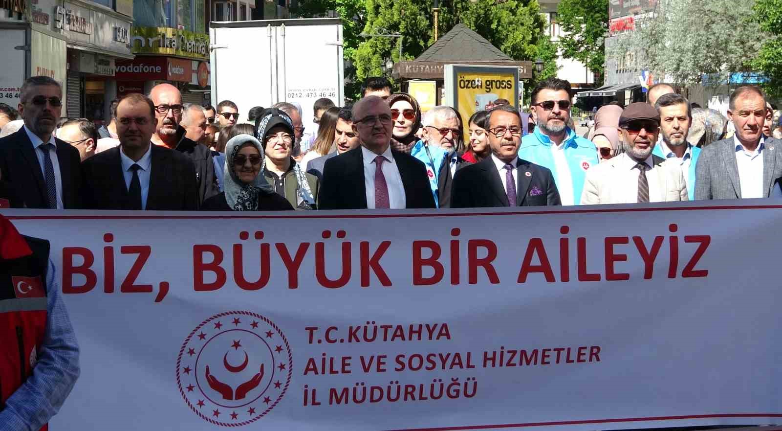 Kütahya’da "Büyük Aile Yürüyüşü" düzenlendi