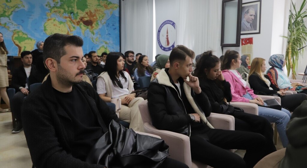 Kütahya’da "Türkiye’nin Siyasi Hayatında Beyaz Devrim" konulu panel