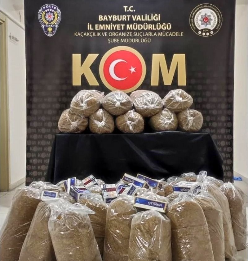 Bayburt’ta 180 kilo tütün, 8400 adet makaron ele geçirildi