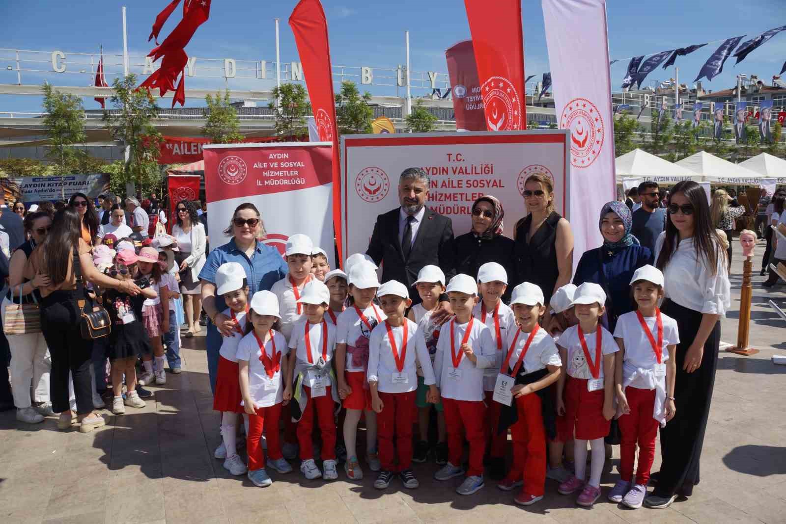 Aydın&rsquo;da Aile Yılı kortej y&uuml;r&uuml;y&uuml;ş&uuml; yapıldı
