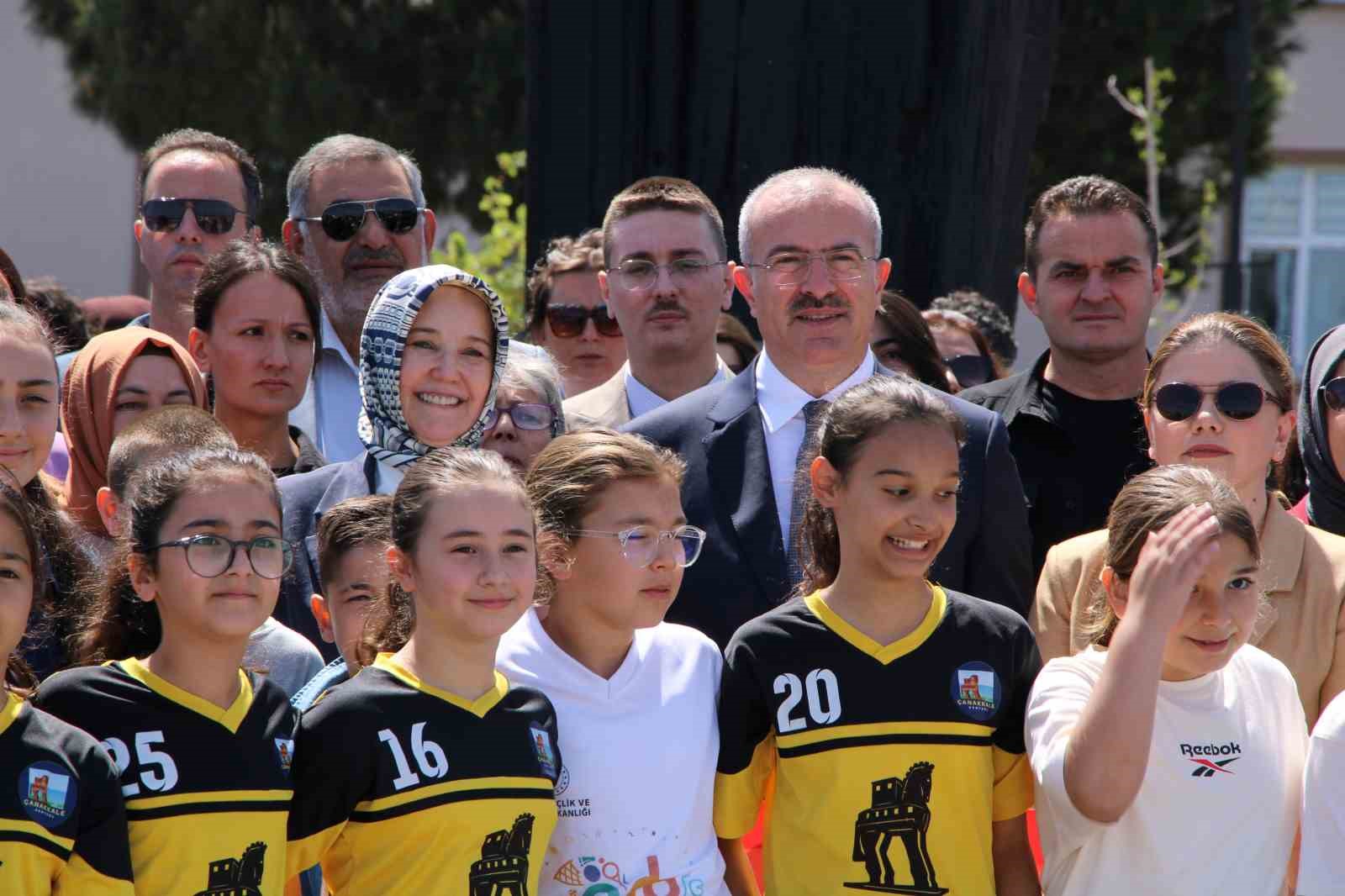 Bakan Yardımcısı Yenigün, "Aileleri güçlendirmek, Türkiye’nin geleceğini güçlendirmek olarak düşünüyoruz"