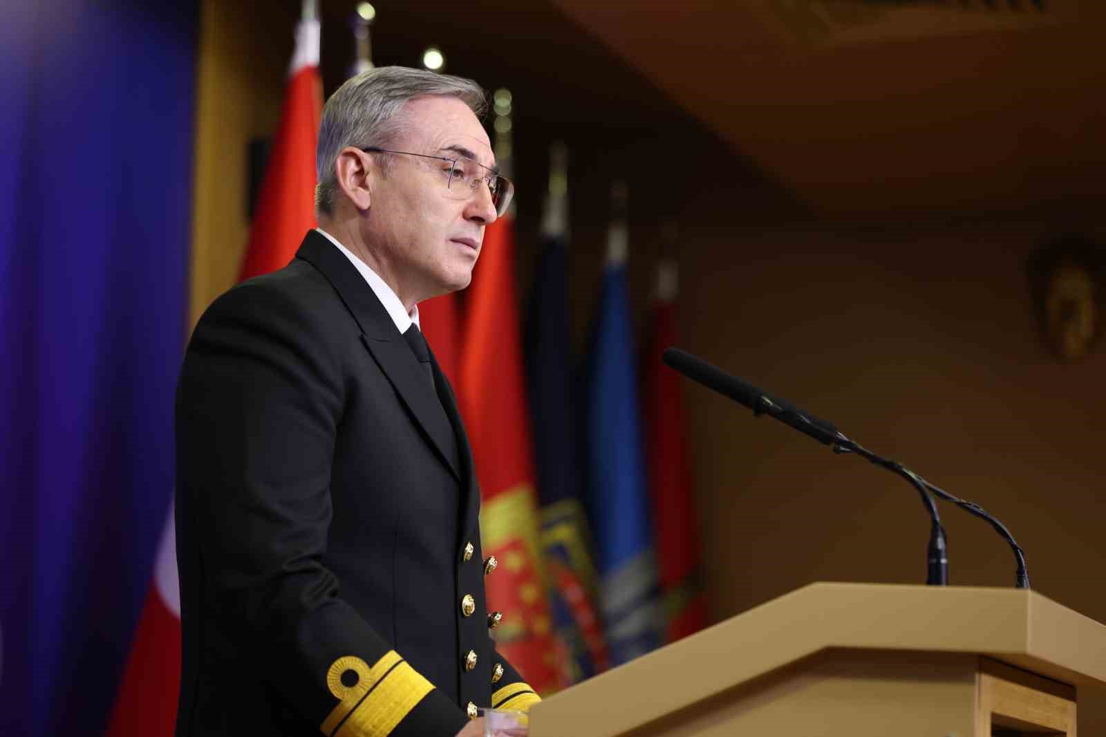 MSB: "(Terör örgütünün silah bırakması) Provokasyonlar dâhil her türlü duruma karşı dikkatli ve hazırlıklı olunduğunu vurguluyoruz"