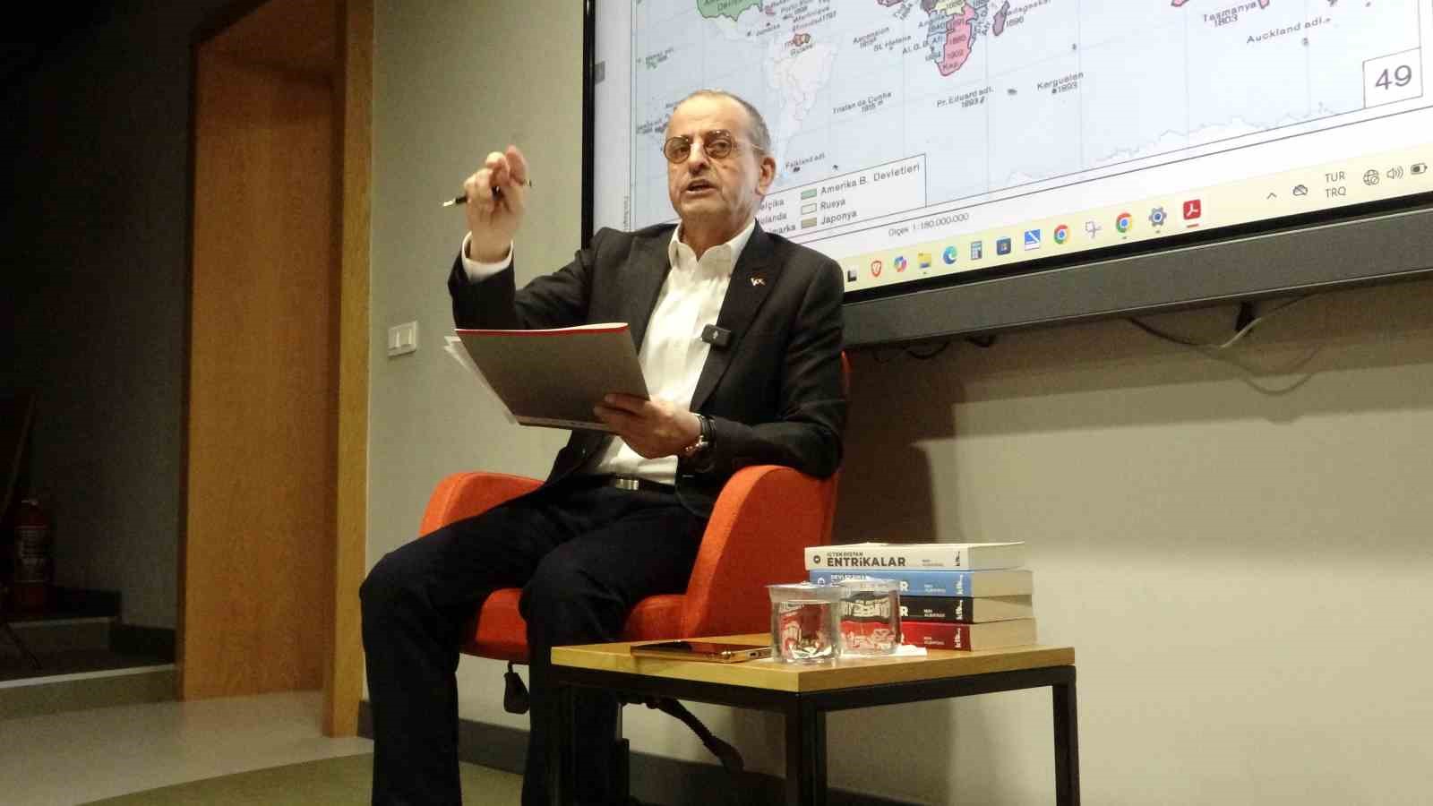 Kartal Anadolu İmam Hatip Lisesi’nde Nuh Albayrak söyleşisine yoğun ilgi