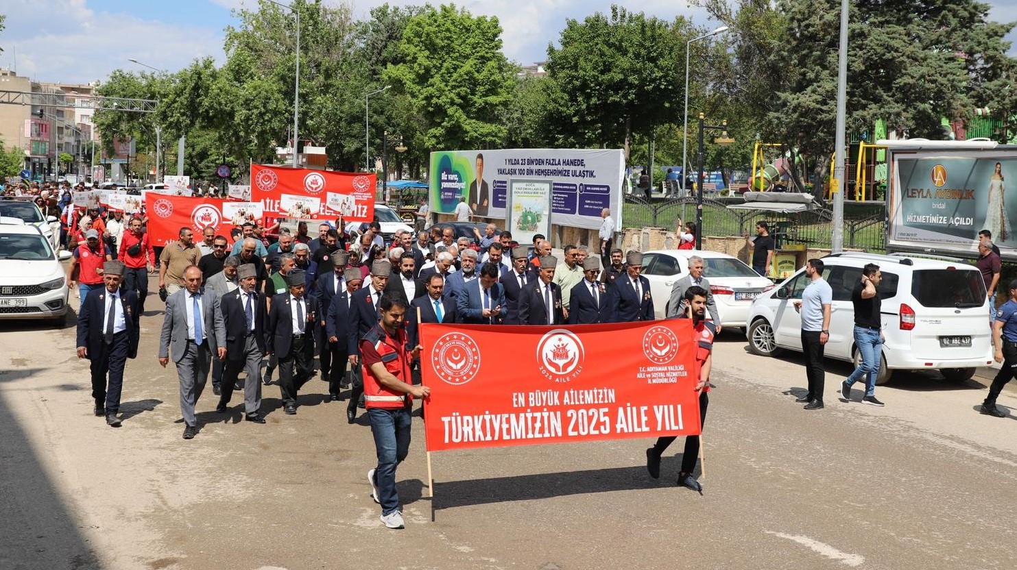 Adıyaman&rsquo;da yüzlerce kişi &rsquo;aile&rsquo; için yürüdü