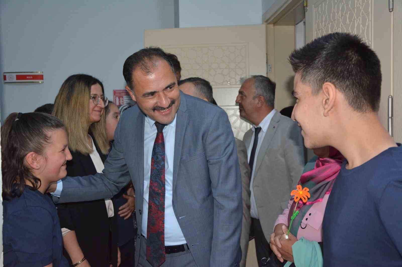 Demirci’de özel eğitim uygulama okulu öğrenciler muhteşem program
