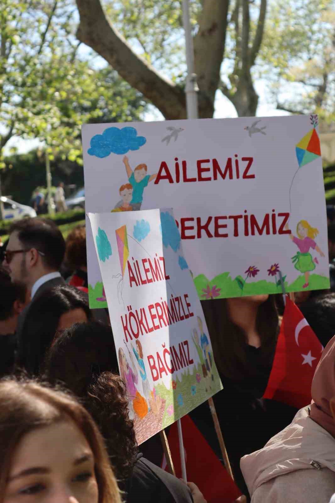 Uluslararası Aile Günü 81 ilde "Aile Yılı Yürüyüşü" ile kutlandı
