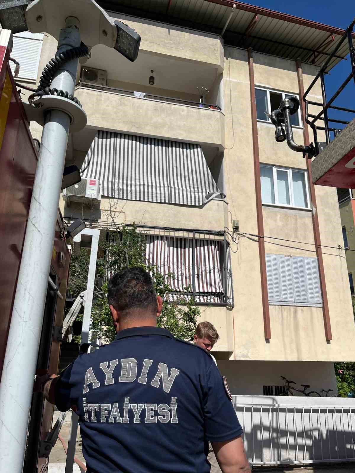 Prizde unutulan ütü, yangına neden oldu
