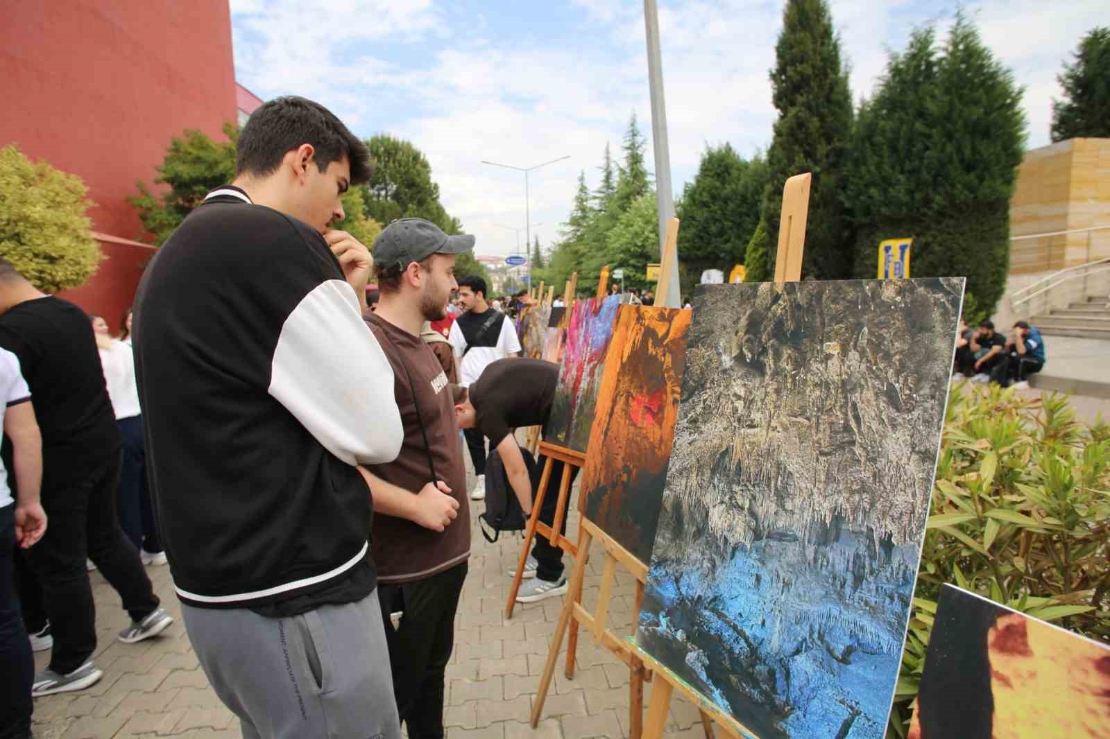 KBÜ’de öğrenci kulüpleri şenliği coşkuyla gerçekleştirildi