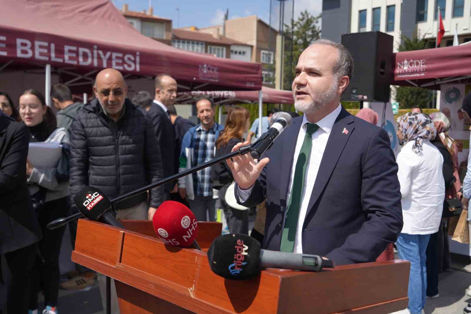 18 üniversite Niğde’de açılan fuarda tanıtıldı