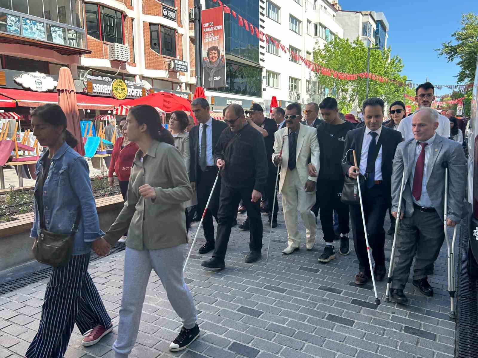 Uşak&rsquo;ta engellilere farkındalık y&uuml;r&uuml;y&uuml;ş&uuml; ger&ccedil;ekleştirildi
