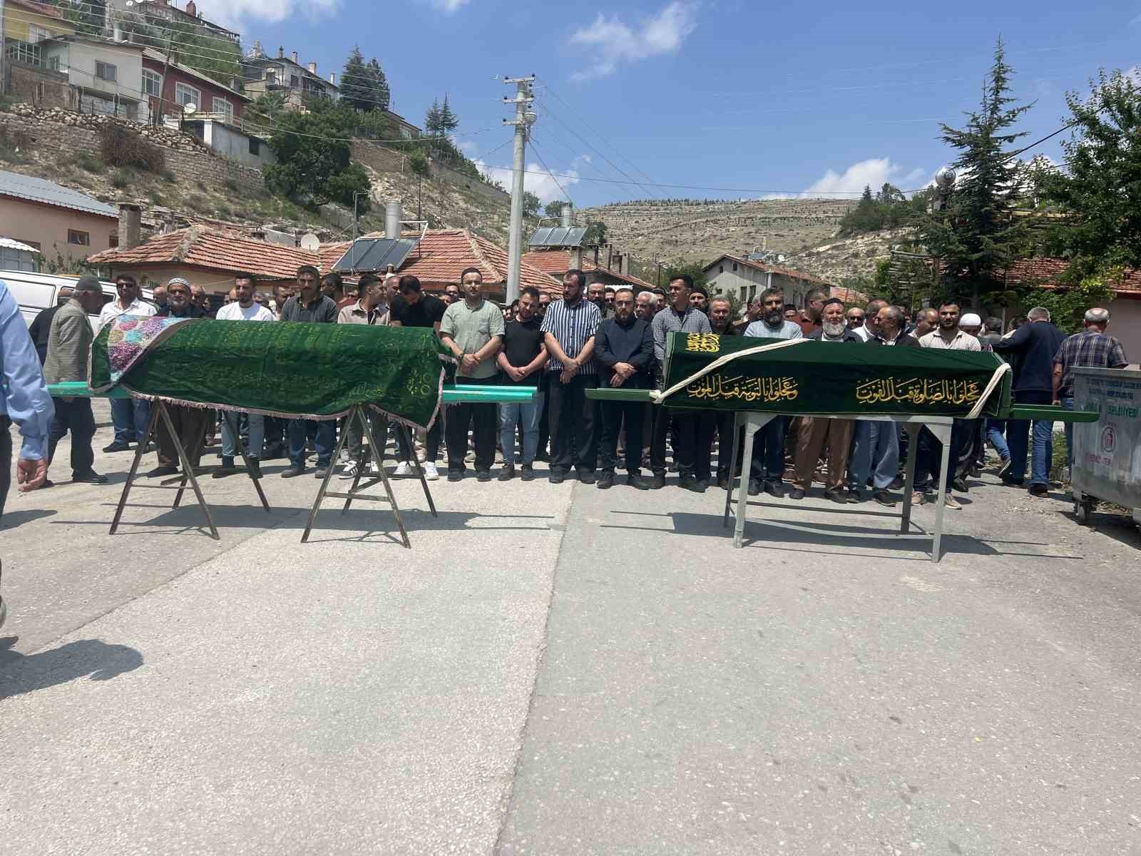Konya’da ev yangınında hayatını kaybeden yaşlı çifte veda