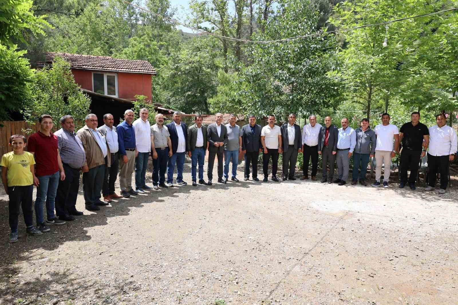 Başkan yapar, dağ bandı muhtarlarıyla bir araya geldi
