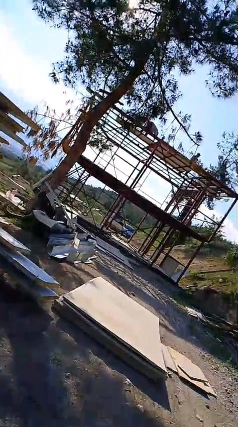 Evi yıkımdan vin&ccedil;le kurtaran kişi konuştu
