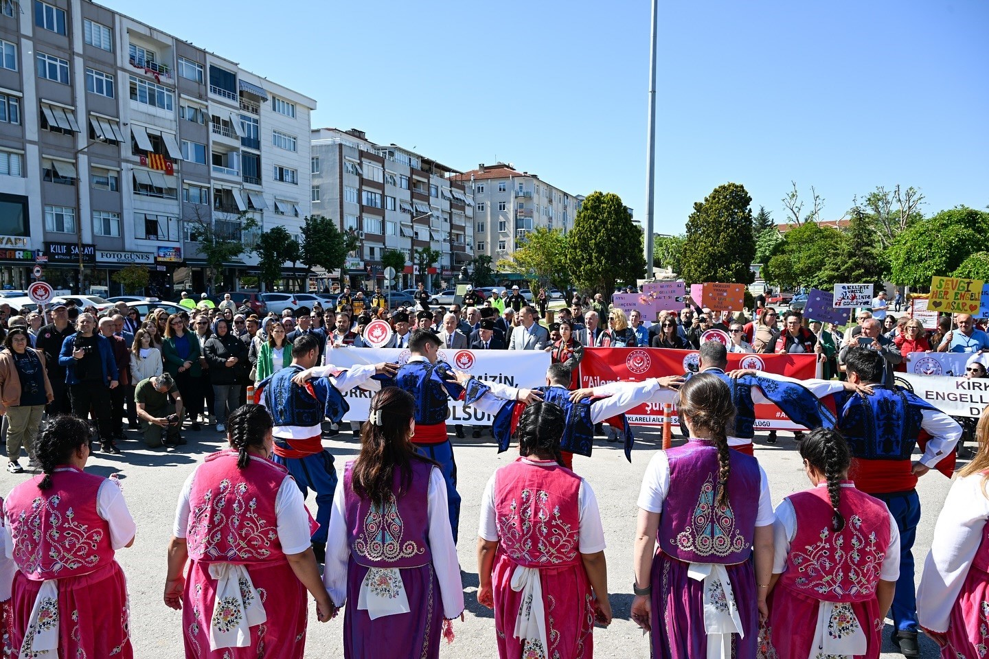 Kırklareli&rsquo;nde Aile Yılı ve Engelliler Haftası &ccedil;er&ccedil;evesinde y&uuml;r&uuml;y&uuml;ş
