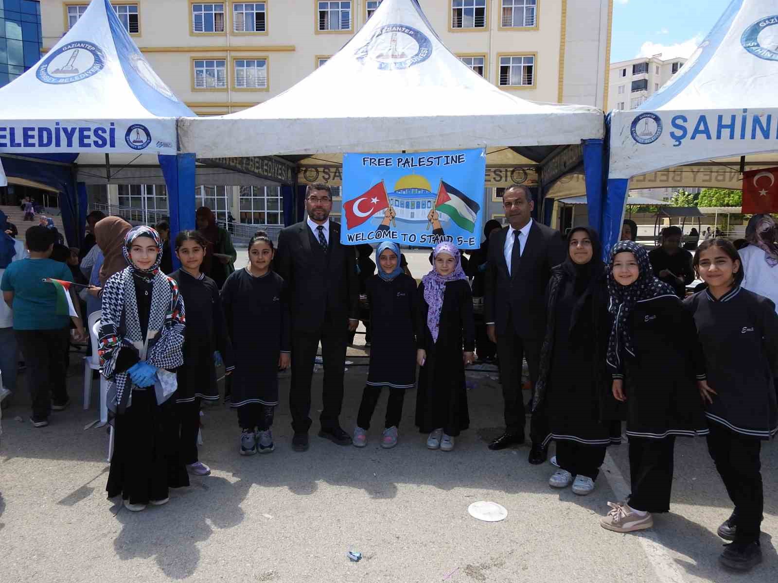 Gaziantep’te Gazze yararına hayır çarşısı kuruldu