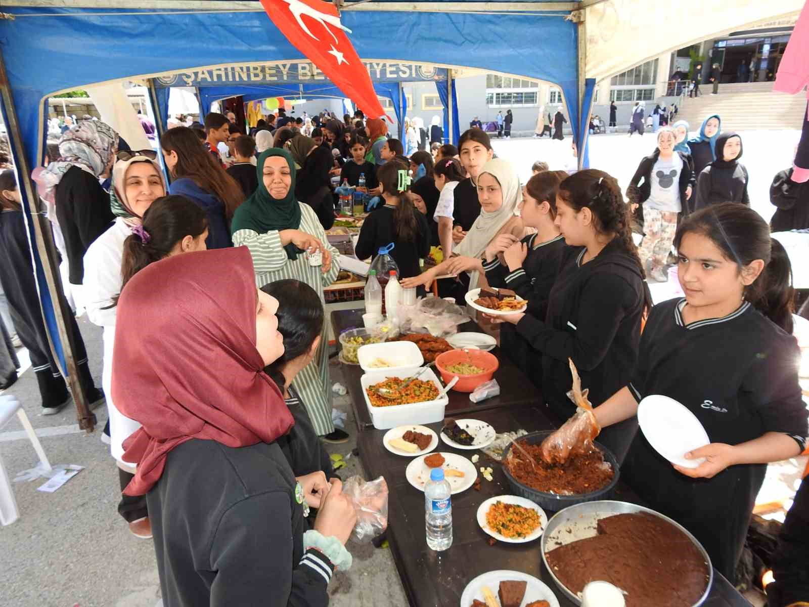 Gaziantep&rsquo;te Gazze yararına hayır &ccedil;arşısı kuruldu
