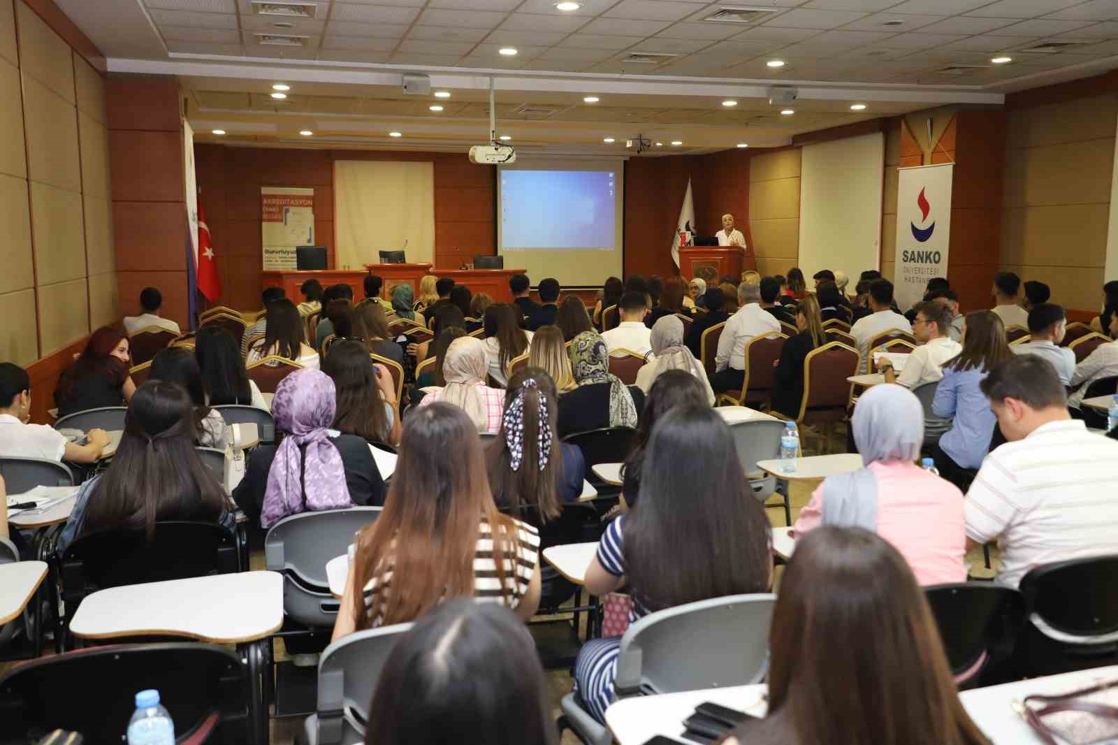 SANKO Üniversitesi’nde "Geçmişten günümüze hemşirelikte değerler sempozyumu" düzenlendi