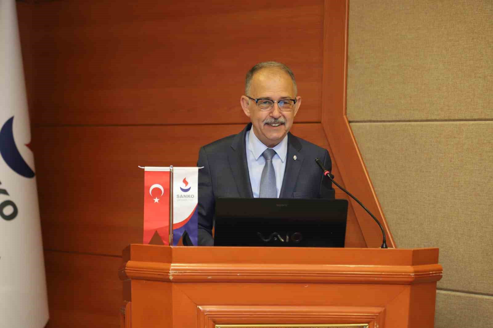 SANKO &Uuml;niversitesi&rsquo;nde "Ge&ccedil;mişten g&uuml;n&uuml;m&uuml;ze hemşirelikte değerler sempozyumu" d&uuml;zenlendi
