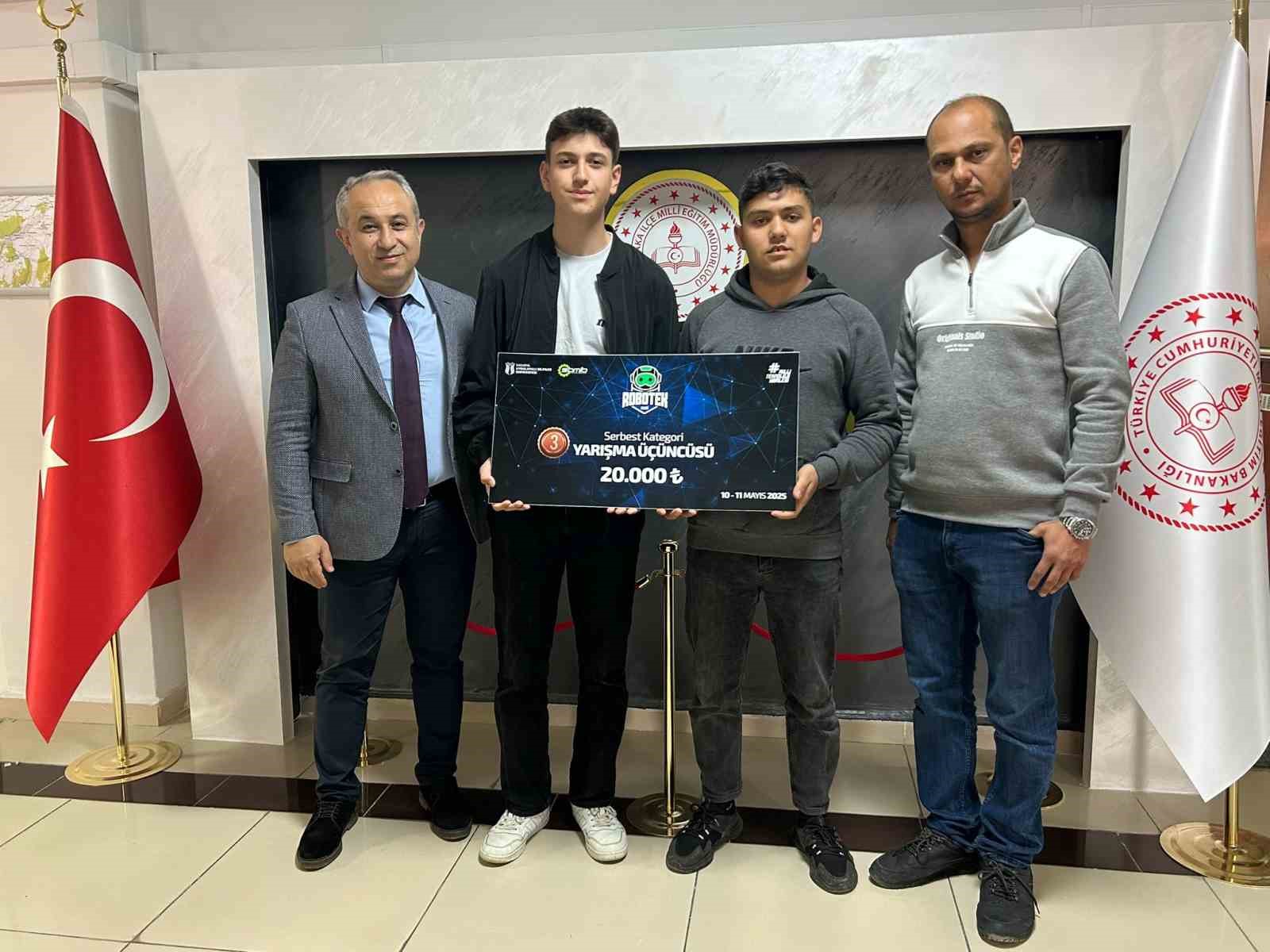 Şehit Serhat Bal MTAL’den Türkiye üçüncülüğü