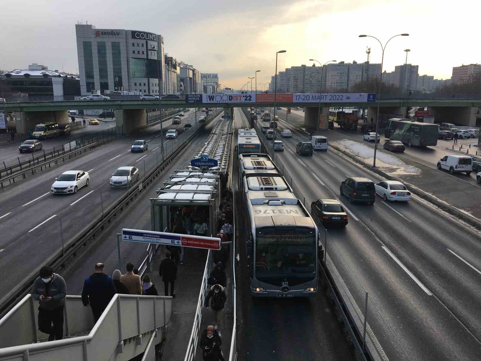 Sakarya, Türkiye’nin ikinci metrobüs şehri oluyor