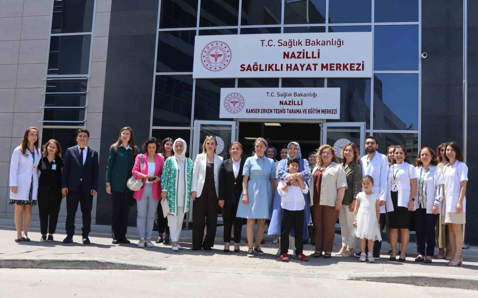 Vali Canbolat’ın eşi ve beraberindeki heyet Nazilli Sağlıklı Yaşam Hizmetleri’ni yerinde inceledi