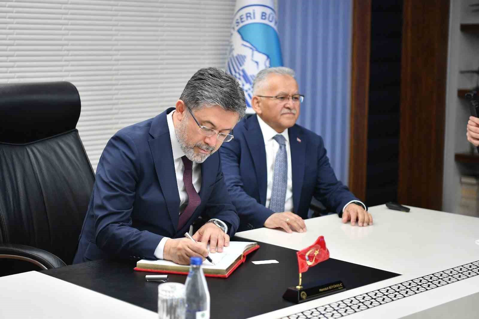 Bakan Yumaklı’dan Başkan Büyükkılıç’a ’tarım ve hayvancılık’ teşekkürü