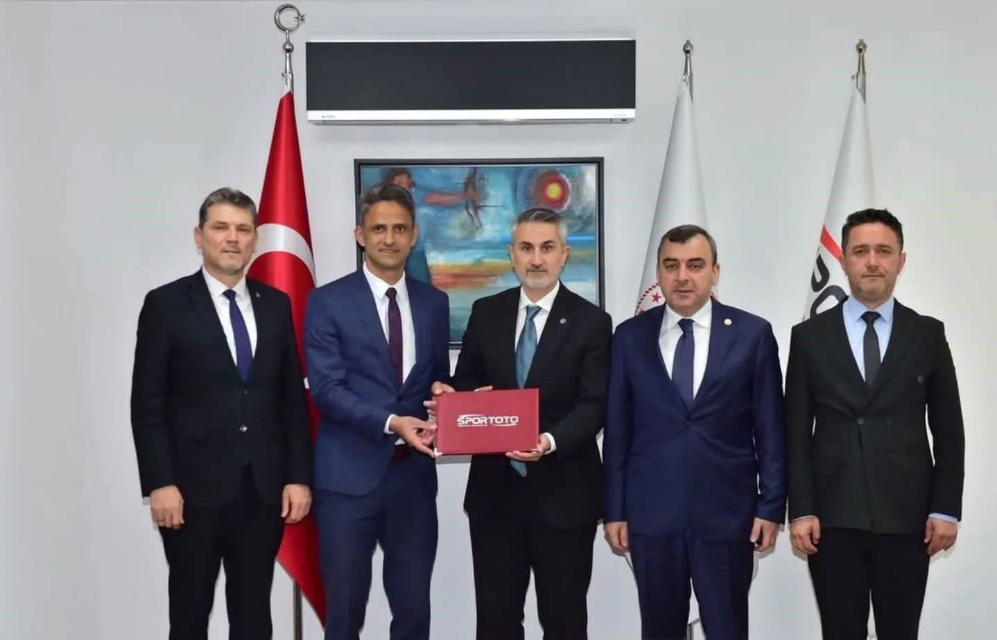 Çaycuma’ya yapılacak olan çok amaçlı spor salonunun protokolü imzalandı