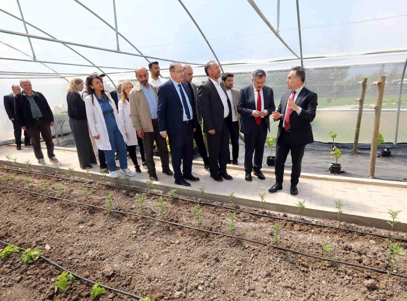 Rektör Yılmaz’dan üretim odaklı eğitime tam not