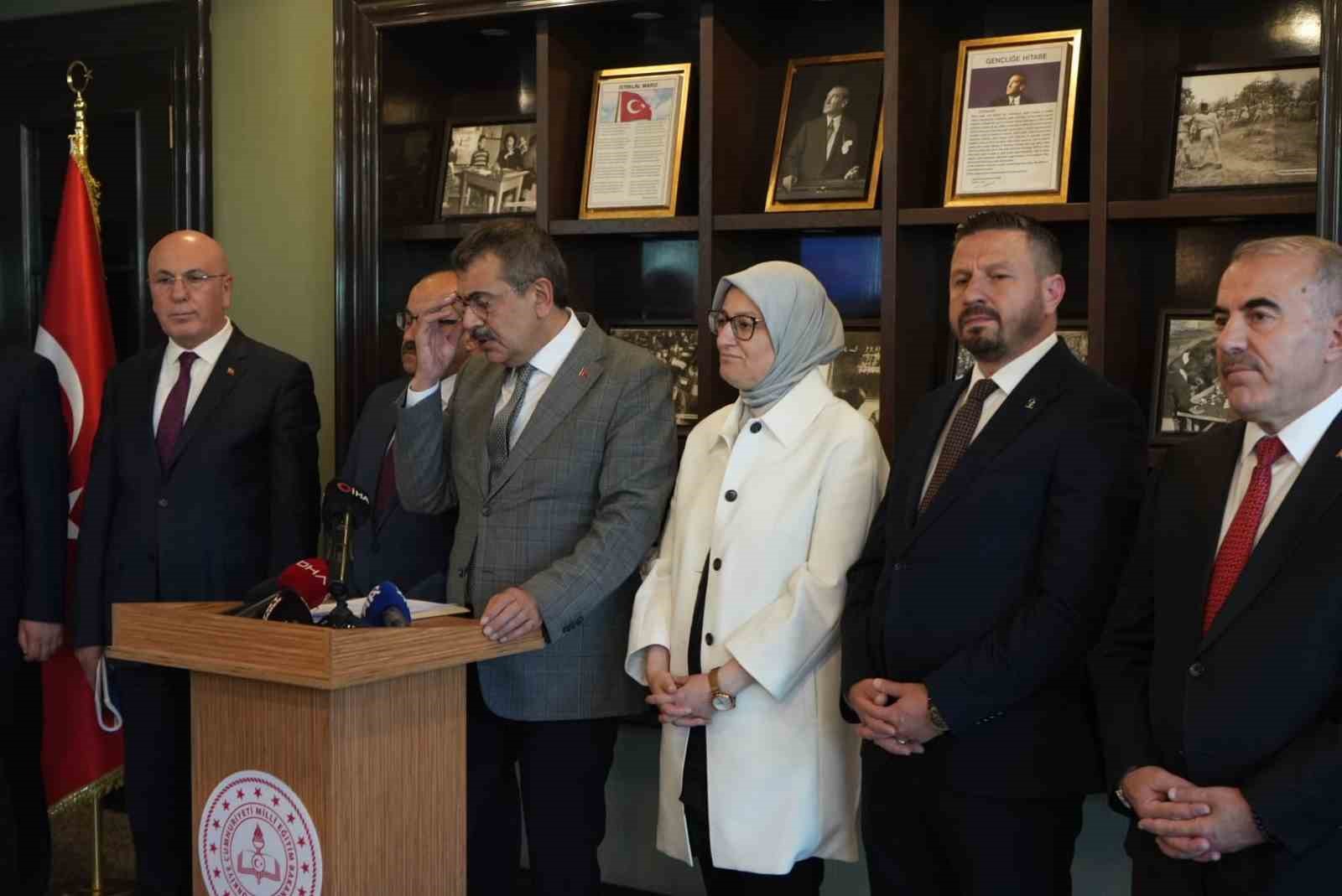 Bakan Tekin: "Balıkesir’de 22 yılda 17 milyar TL’lik yatırım yaptık"