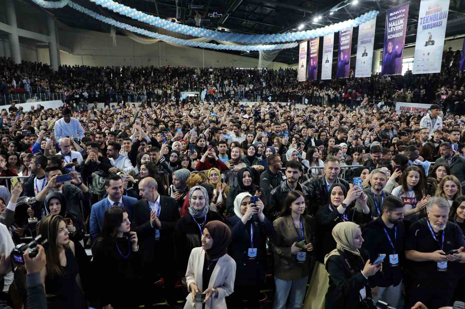 14 ilden gelen öğrenciler Ağrı’da teknoloji için yarıştı
