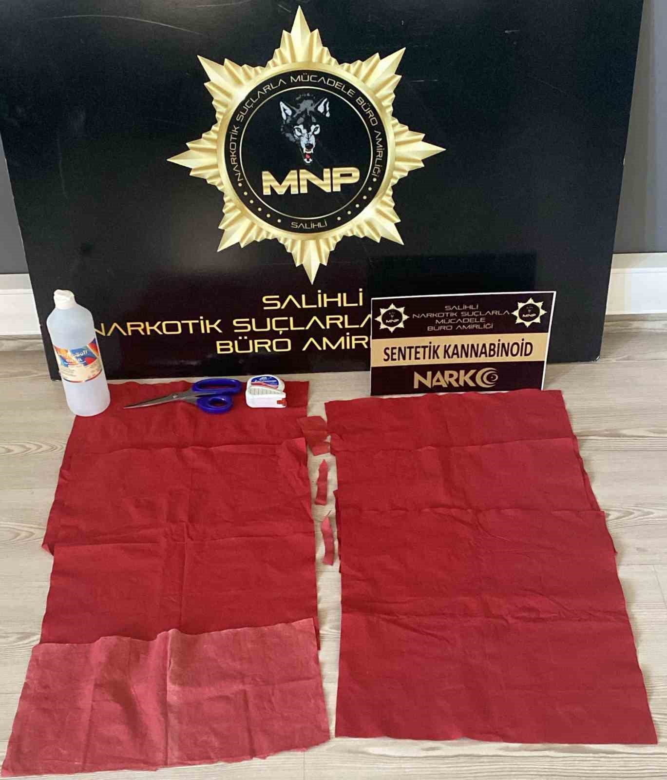 Manisa’da akıl almaz yöntem ifşa oldu: Uyuşturucuyu kâğıda döktüler