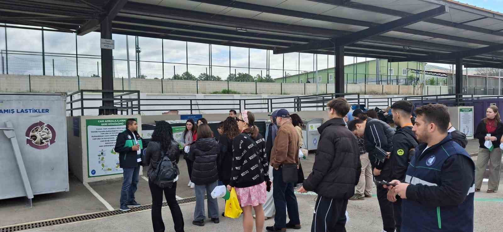 Çorum Belediyesi’nin "Sıfır Atık Getirme Merkezi" öğrencilere tanıtıldı