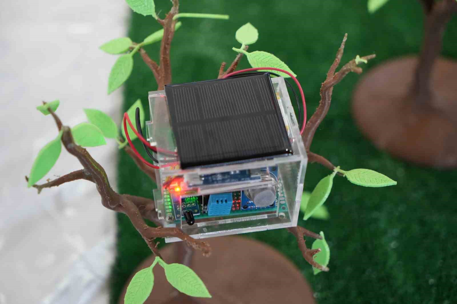 Lise &ouml;ğrencilerinden denizde m&uuml;silaj ve atık toplayan deniz aracı
