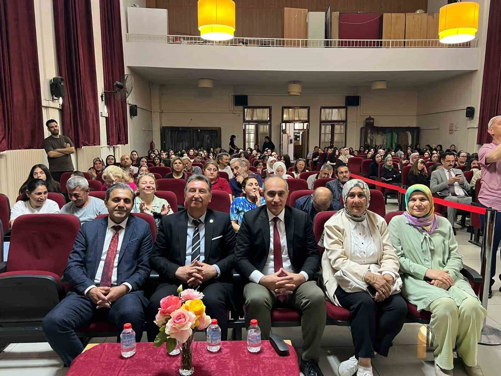 Özel öğrencilerden duygu dolu program
