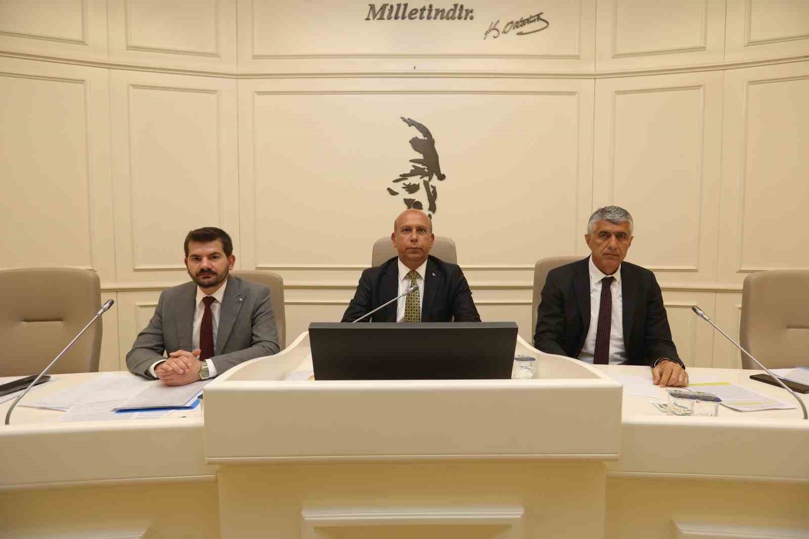 Gaziantep B&uuml;y&uuml;kşehir&rsquo;den TFF Başkanı Hacıosmanoğlu&rsquo;na fahri hemşerilik payesi
