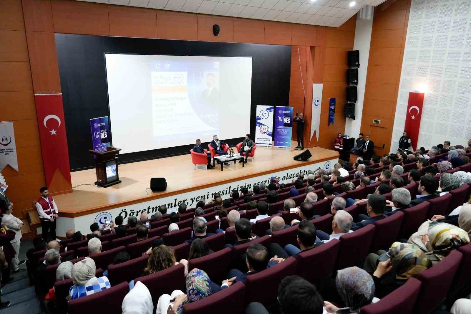 "Kürsülerden sıralara uzanan bilgi ve tecrübe paylaşımı" söyleşisi gerçekleştirildi