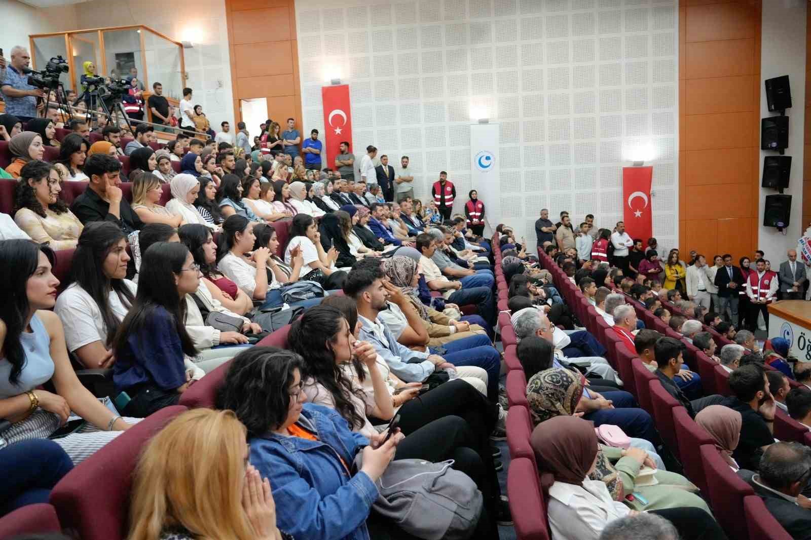 "K&uuml;rs&uuml;lerden sıralara uzanan bilgi ve tecr&uuml;be paylaşımı" s&ouml;yleşisi ger&ccedil;ekleştirildi
